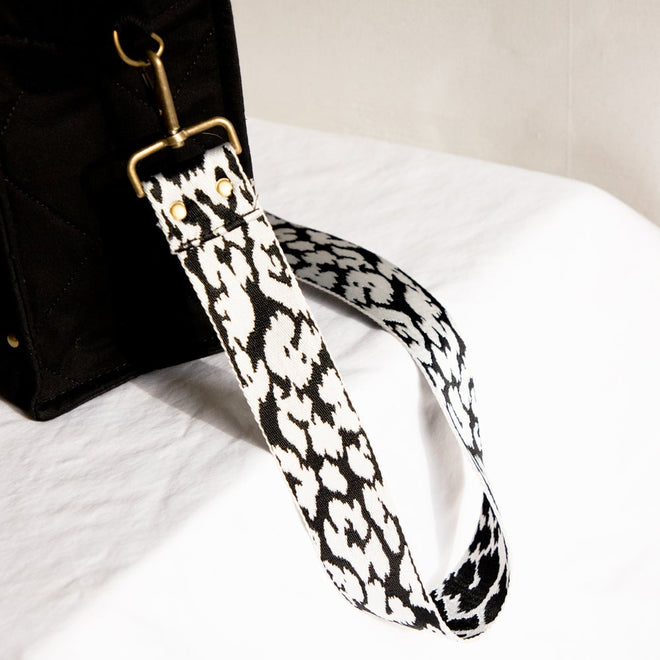 Black Quilted Canvas Crossbody Tote - altruesm